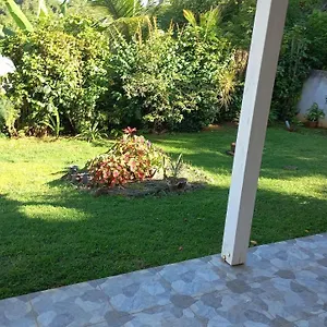  Hébergement de vacances Petit T2 Dans Maison Guadeloupe